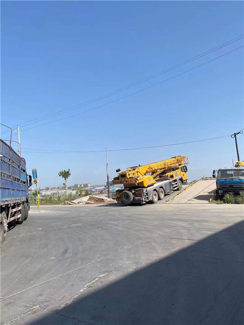 漳平市25吨吊车的租赁价格大概是多少？